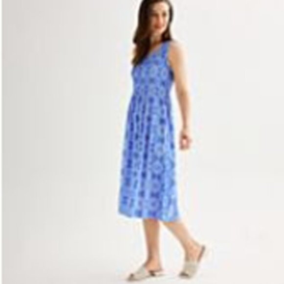 Croft & Barrow Floral Blue and White Sleeveless Dress - Picture 9 of 10